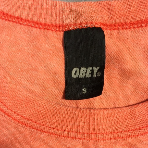 Obey Peace Sign/Mandala T-Shirt. Size Small - Picture 3 of 4